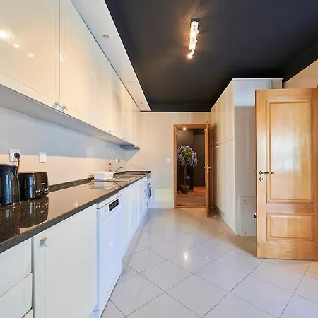 Amazing Downtown Family With Terrace And Parking Holiday home Lisbon
