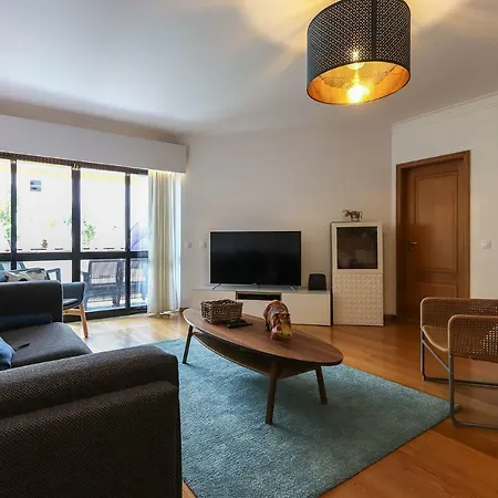 Amazing Downtown Family