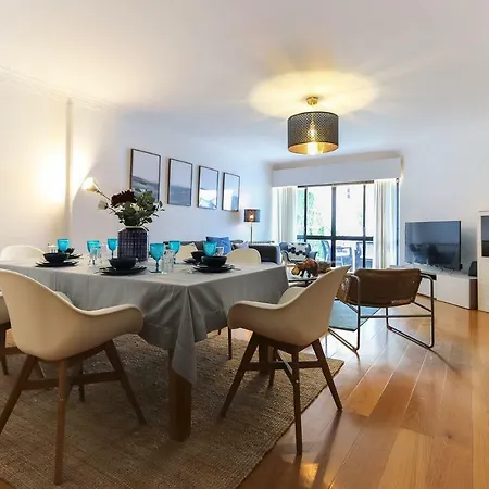 Amazing Downtown Family With Terrace And Parking Lisbon