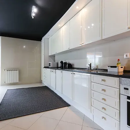 Amazing Downtown Family *